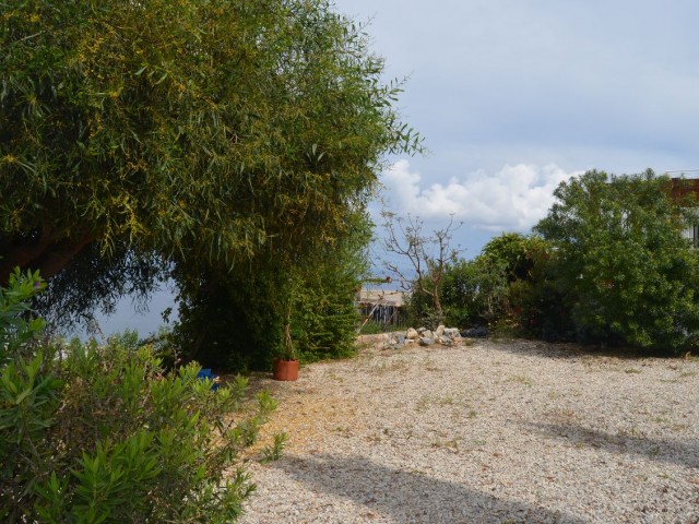 Türkische Hausvilla mit 3 Schlafzimmern zum Verkauf in Esentepe, Kyrenia, mit vollem Meerblick und Kamin, alle Zimmer mit Meerblick