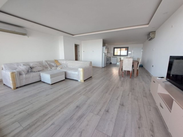 Fully furnished 3+1 penthouse flat for rent in a secure complex with pool in the center of Kyrenia