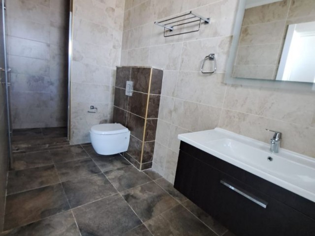 Fully furnished 3+1 penthouse flat for rent in a secure complex with pool in the center of Kyrenia