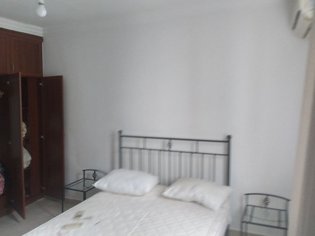 Girne Merkezde Havuzlu site içinde satılık full eşyalı 4+1 dublex penthause daire 