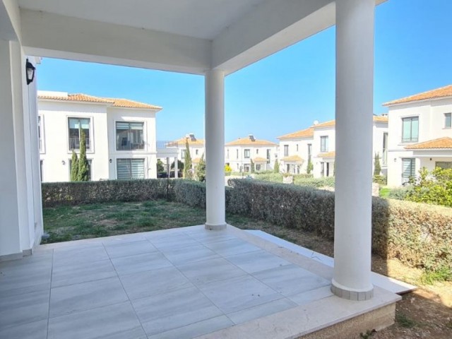 Продается квартира 2+1 площадью 90м2 на первом этаже в таунхаусах на Кипре