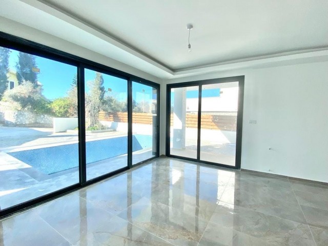 3+1 250m2 modern villa with pool with Turkish title for sale in Ozanköy