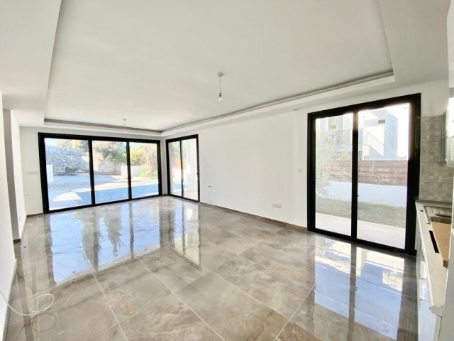 3+1 250m2 modern villa with pool with Turkish title for sale in Ozanköy