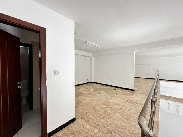 Girne karaoğlanoğlunda cadde üzerinde kiralık 200m2 dükkan 