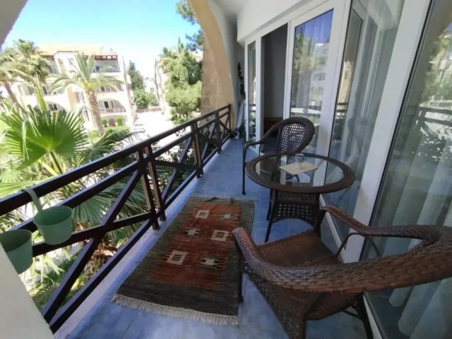 Fully furnished 3+1 flat for rent in a complex with a pool in the center of Kyrenia