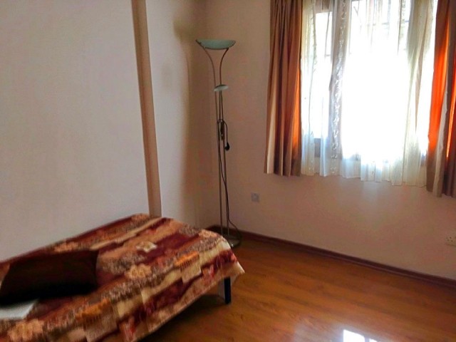 Girne merkez'de KELEPİR FİYATA SATILIK 3+1 DAİRE