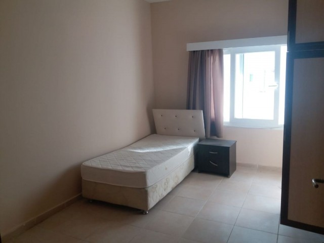 Girne kaşgar bölgesinde 120 m2 yaşam alanına sahip geniş salon ve 2 banyolu satılık 3+1 daire