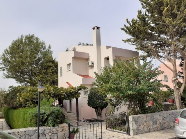 Villa For Sale in Girne Merkez, Kyrenia