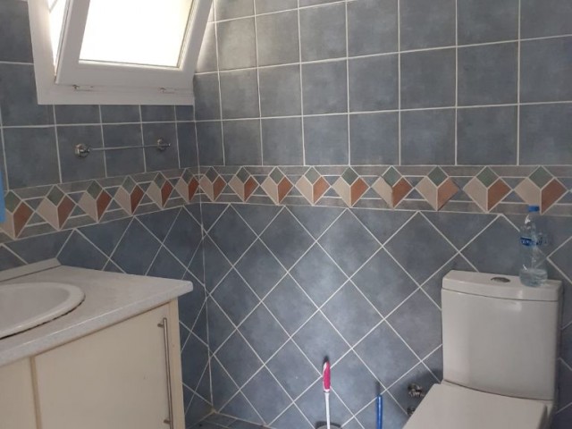 Girne merkez'de dört tarafı balkonlarla çevrili satılık 3+1 penthouse / binada tek penthouse !