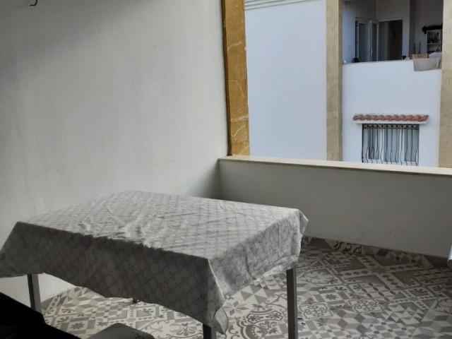 Girne merkez'de dört tarafı balkonlarla çevrili satılık 3+1 penthouse / binada tek penthouse !