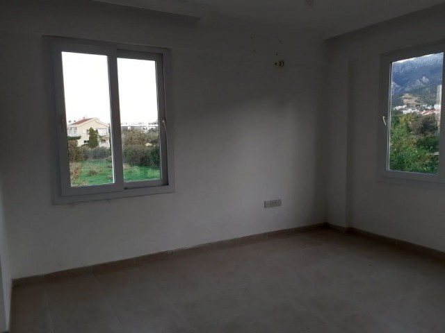 Flat To Rent in Alsancak, Kyrenia