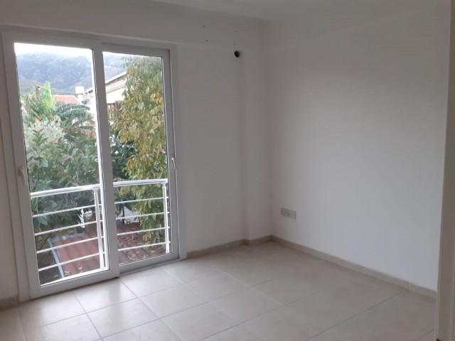 Flat To Rent in Alsancak, Kyrenia