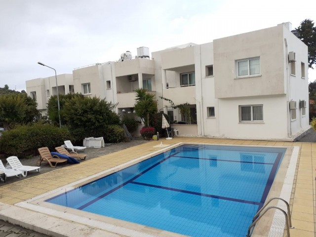 2 + 1 apartments for sale with all their belongings on a well-maintained site with a pool in Edremit.. ** 