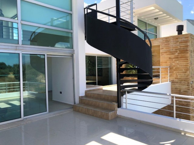 Penthouse For Sale in Doğanköy, Kyrenia