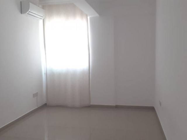 Flat To Rent in Aşağı Girne, Kyrenia