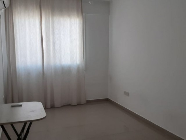 Flat To Rent in Aşağı Girne, Kyrenia