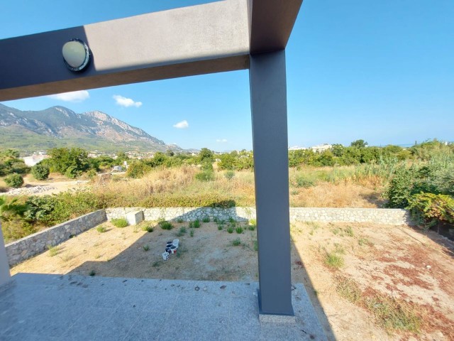 Freistehende VILLA zum Verkauf in einem 800 m2 großen Garten in der Nähe von Lapta Hotels ** 