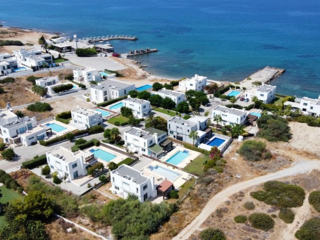 Freistehende Triplex-villa mit privatem Pool zum Verkauf in chatalköy, 100 Meter vom Strand entfernt . ** 