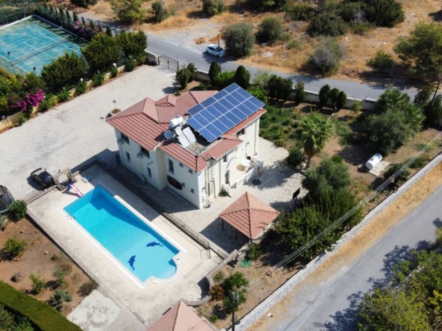 Villa + Auxiliary House with Mountain - Sea View and Private Swimming Pool on 2,740 m2 of Land in Ozankoy ** 