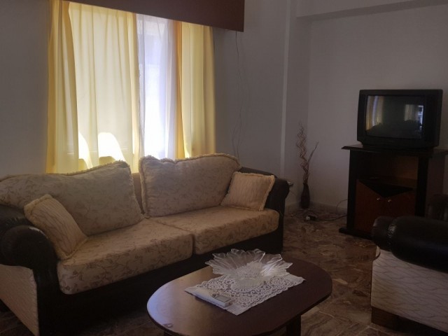 Mağusa karakol bölgesinde kiralık eşyalı 3+1 daire.