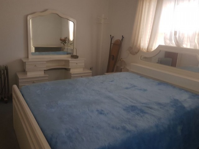 Mağusa karakol bölgesinde kiralık eşyalı 3+1 daire.