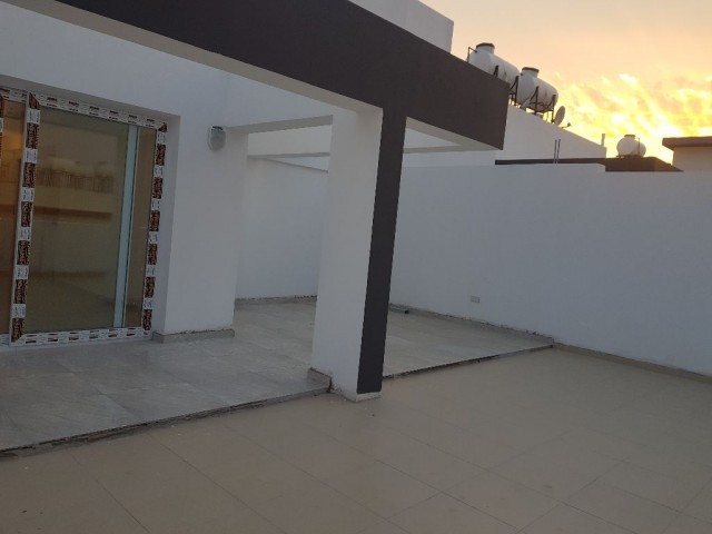 Magusa Çanakkale bölgesinde sıfır satılık penthouse