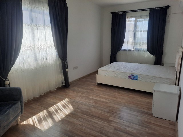 Mağusa merkezde 110 m2 2+1daire 