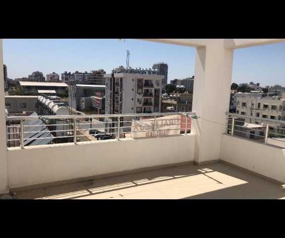 Magusa gulserende 3+1 yillik odemeli lux penthouse  daire