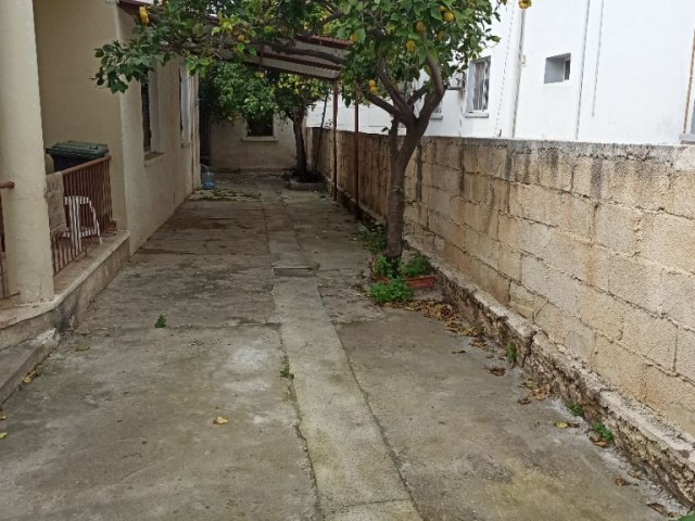 2+1 Einfamilienhaus im Zentrum von Famagusta ** 