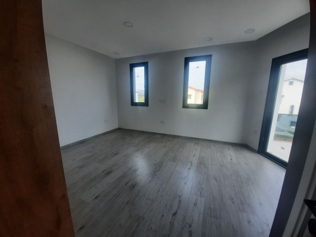 İskele bahçelerde satilik triplex lux villa