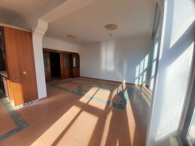 3+1 flat for sale in magusa police station ** 