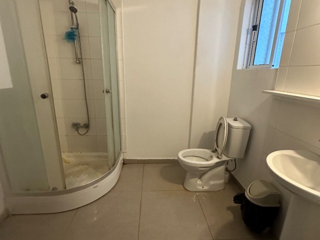 1 floor 3+1 flat with Turkish husband for sale in Famagusta Sakarya area