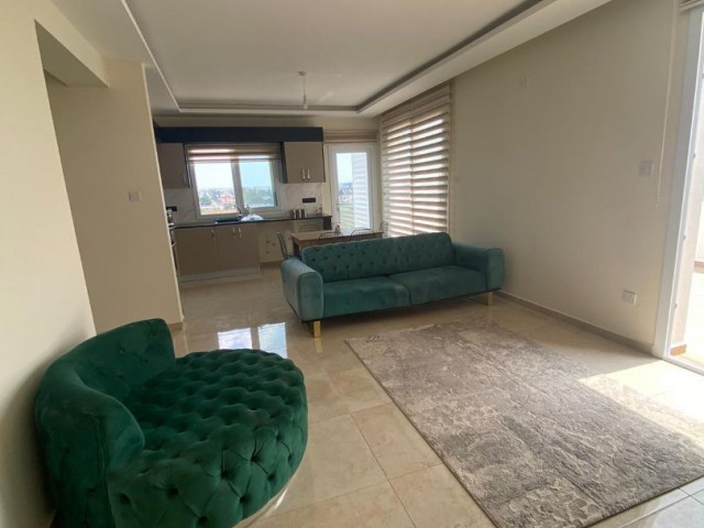 2+1 170 M2 voll möbliertes Luxus-Penthouse in Famagusta Çanakkale