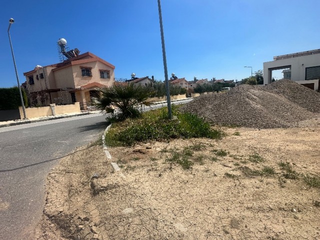 Corner land in Famagusta Batıkent