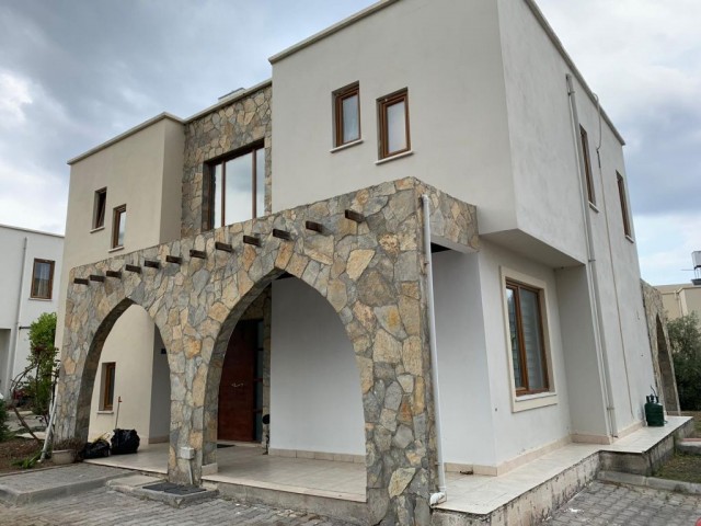 Detached House To Rent in Alsancak, Kyrenia