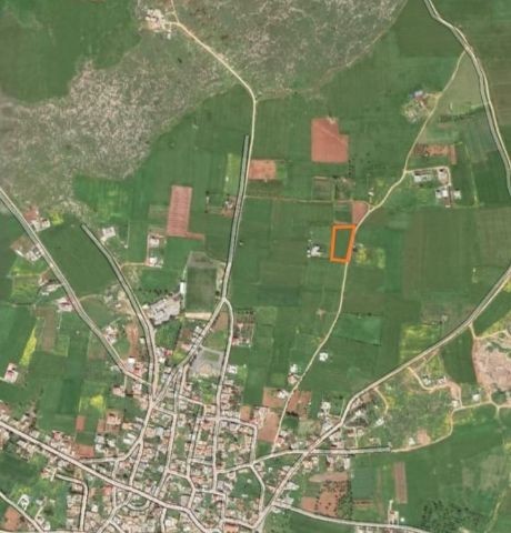 3 Acres 1 house land for sale in a great location in Famagusta - Mormenekşe. . 