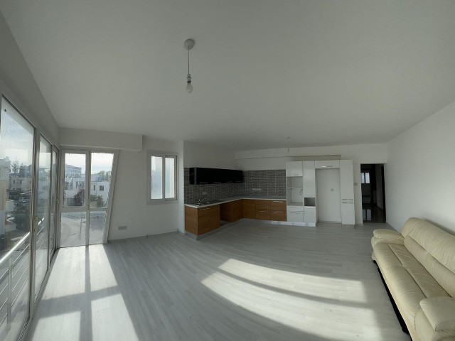 Наша квартира площадью 120 м2 с 3 спальнями на 2 этаже выставлена ​​на продажу в районе Гёньели.