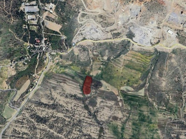 8 Hektar Land mit freiem Blick in der Region Nikosia Güngör stehen zum Verkauf