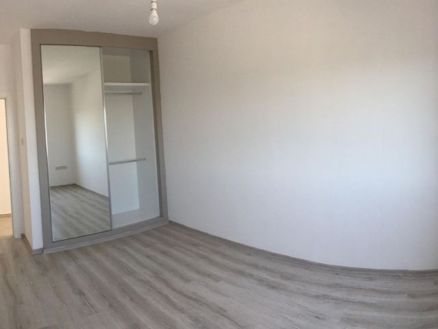 Nicosia Center Marmara 2+1 unmöblierte Penthouse-Wohnung zum Verkauf