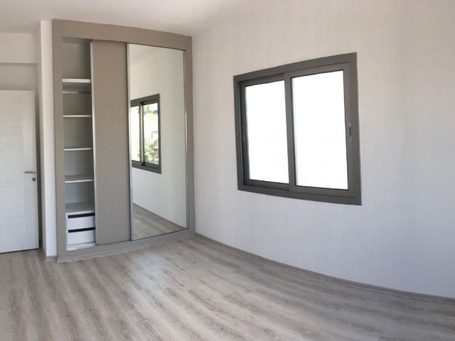 Nicosia Center Marmara 2+1 unmöblierte Penthouse-Wohnung zum Verkauf