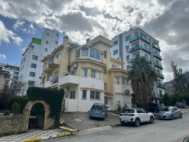 2+1 Flat for Sale in Kyrenia Zeytinlik Area