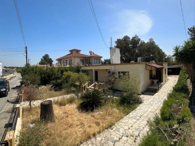 Sauberes Haus mit freistehendem Garten auf einem 650 m2 großen Grundstück in der Region Yesilyurt au