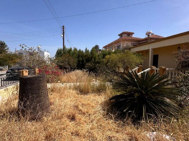 Clean House with Detached Garden on a 650 m2 Plot in Yesilyurt Region of Lefke for Sale