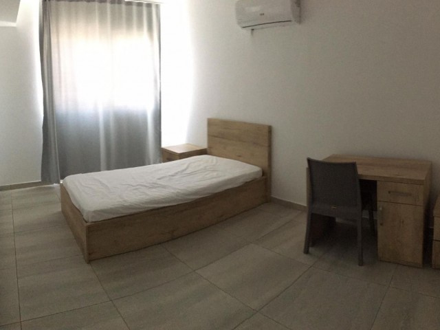 2+1 möblierte, saubere Wohnung gegenüber dem staatlichen Krankenhaus der Region Ortaköy zu vermieten
