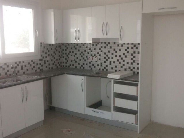 Schnäppchen Letzter Preis £ 1.500.000 Komplettes Gebäude im Zentrum von Kyrenia 10 Wohnungen (9 3+1 und 1 3+1 Duplex-Penthouse)