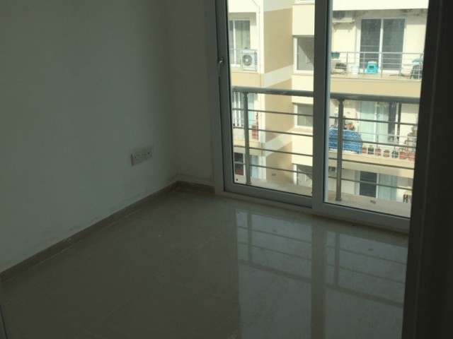 Schnäppchen Letzter Preis £ 1.500.000 Komplettes Gebäude im Zentrum von Kyrenia 10 Wohnungen (9 3+1 und 1 3+1 Duplex-Penthouse)