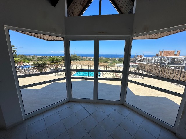 Kyrenia Çatalköy 4-bedroom villa with sea view, surrounded by nature