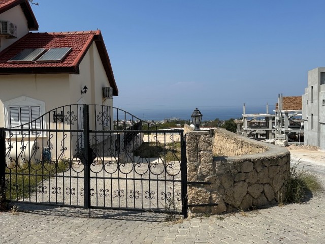 Kyrenia Çatalköy 4-bedroom villa with sea view, surrounded by nature