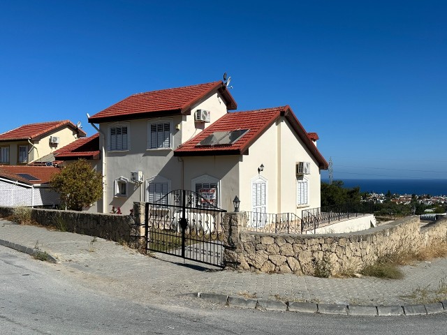 Girne Çatalköy Deniz manzaralı Doğa ile iç içe 4 yatakodalı villa 