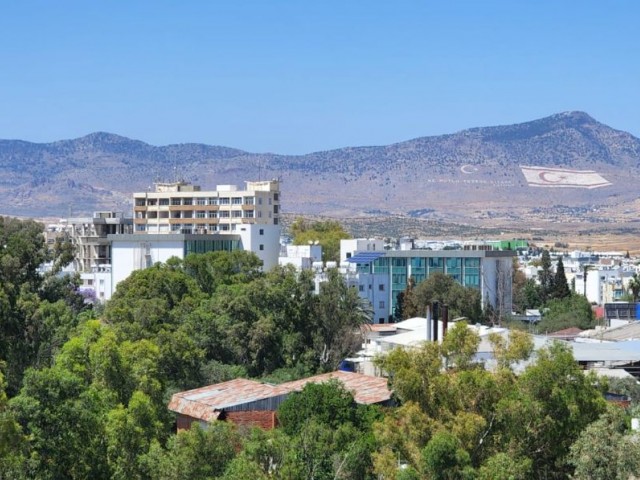 Zum Verkauf vom Eigentümer / Nikosia Kermiyada 2 + 1 Penthouse (herrliche Aussicht) ** 